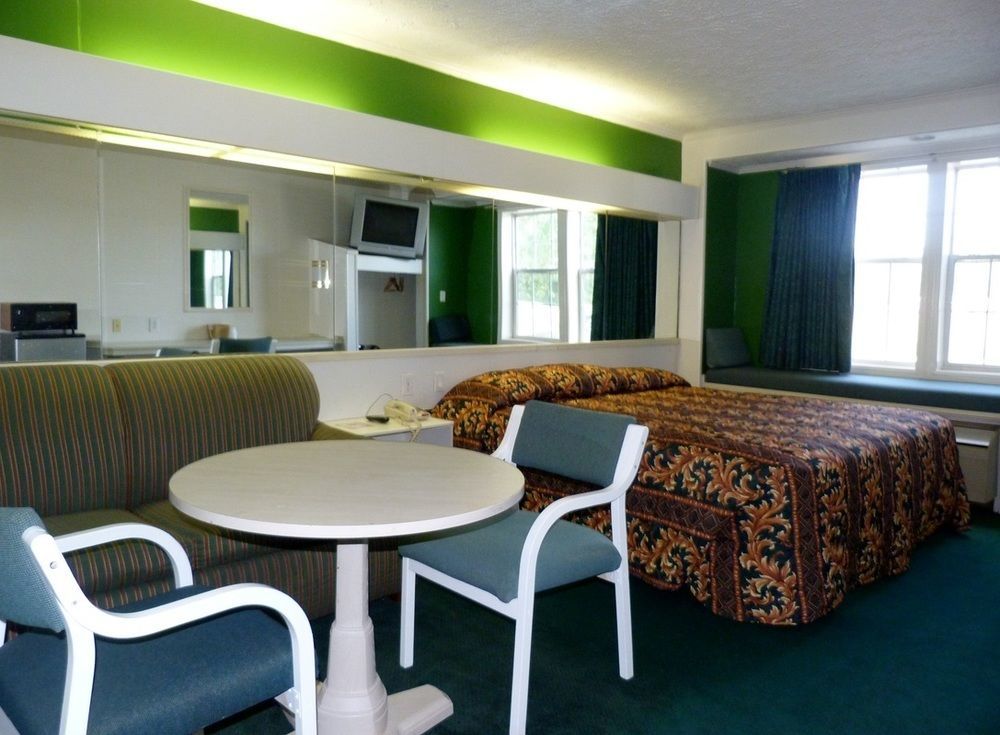 Holiday Lodge - Greensboro/Lake Oconee Екстериор снимка