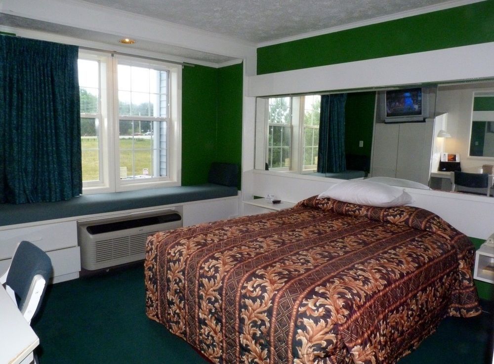 Holiday Lodge - Greensboro/Lake Oconee Екстериор снимка